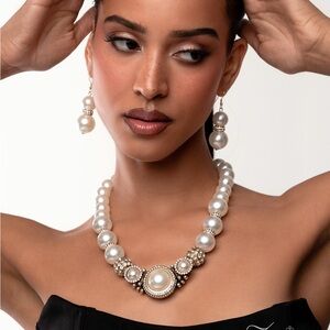 Zi Collection Paparazzi White Pearl Necklace and Earring Set